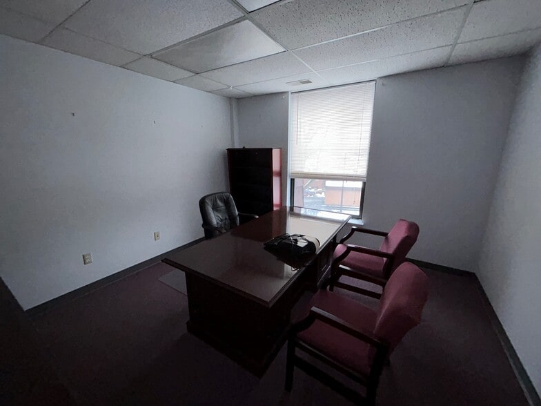 More Photos Of 57 North St, Danbury Medical For Sale