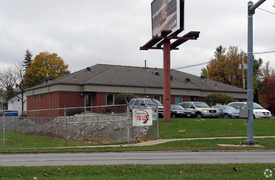 More Photos Of 136 N Ridge St, Monroeville Medical For Lease