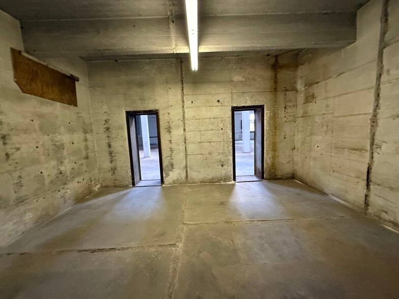 More Photos Of 2031-2035 Washington Ave, Philadelphia Freestanding For Lease