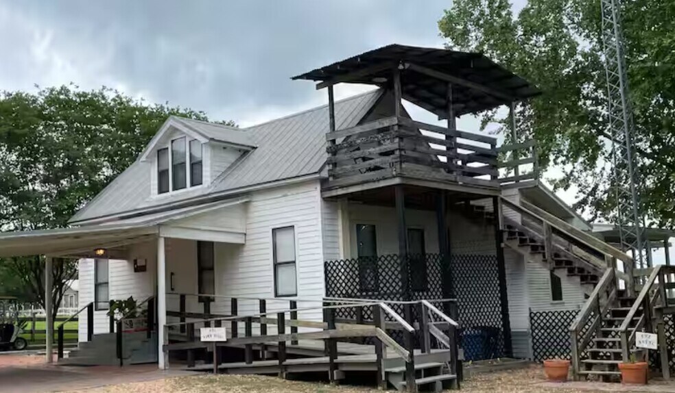 More Photos Of 1241 Post Oak Point Rd, New Ulm Specialty For Sale