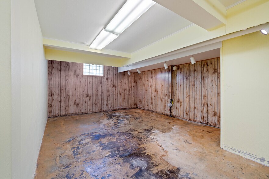 More Photos Of 1209 E 5th St, Superior Multifamily For Sale