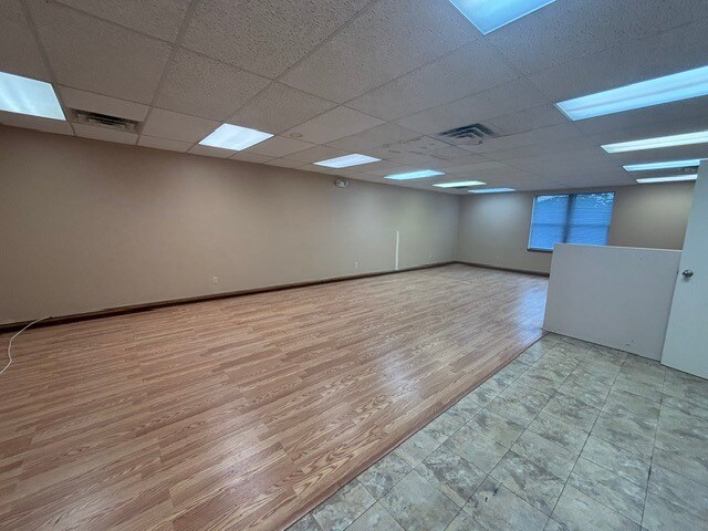 More Photos Of 1040 Payne Ave, North Tonawanda Storefront Retail Office For Lease