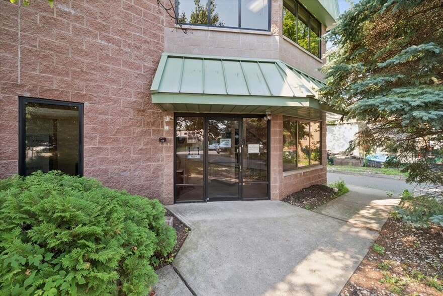 Primary Photo Of 144 12th St, Piscataway Light Distribution For Lease