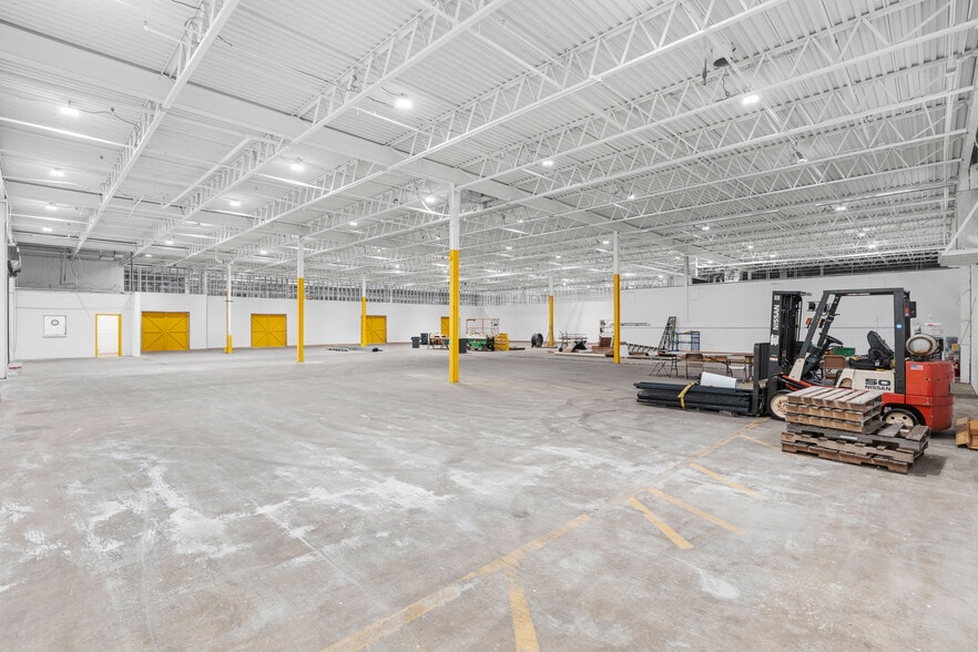 More Photos Of 14 Home News Row, New Brunswick Warehouse For Lease