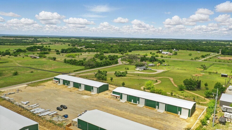 More Photos Of 120 W Scenic Trl, Weatherford Warehouse For Lease
