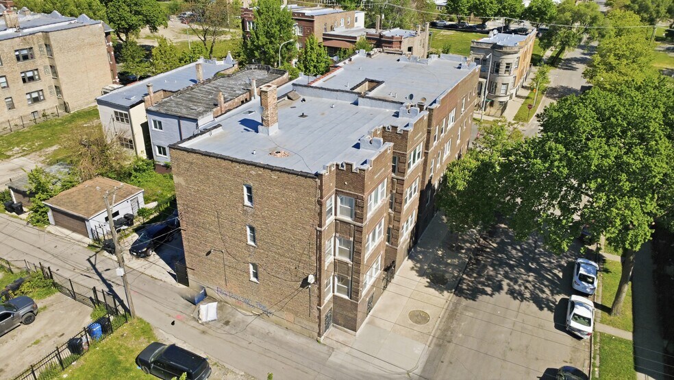 More Photos Of 3901-03 W Jackson Blvd, Chicago Apartments For Sale