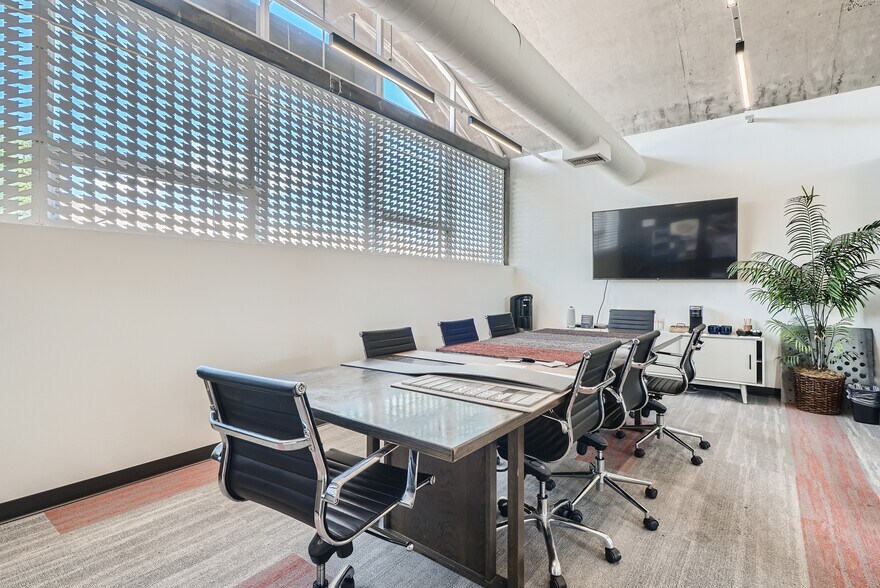 More Photos Of 722-730 Kalamath St, Denver Office For Sale