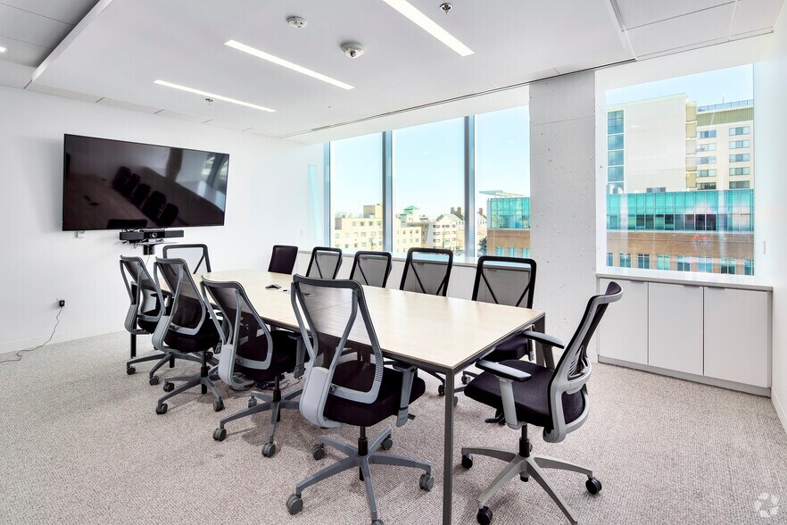 More Photos Of 4500 East West Hwy, Bethesda Office For Lease