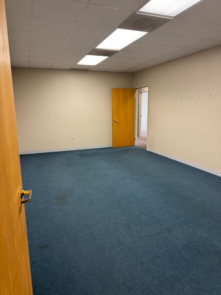 More Photos Of 100 Everett Ave, Chelsea Medical For Lease