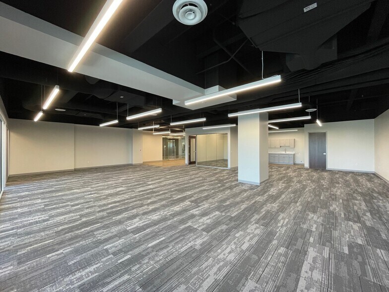 More Photos Of 2100 W Pleasant Grove Blvd, Pleasant Grove Office For Lease