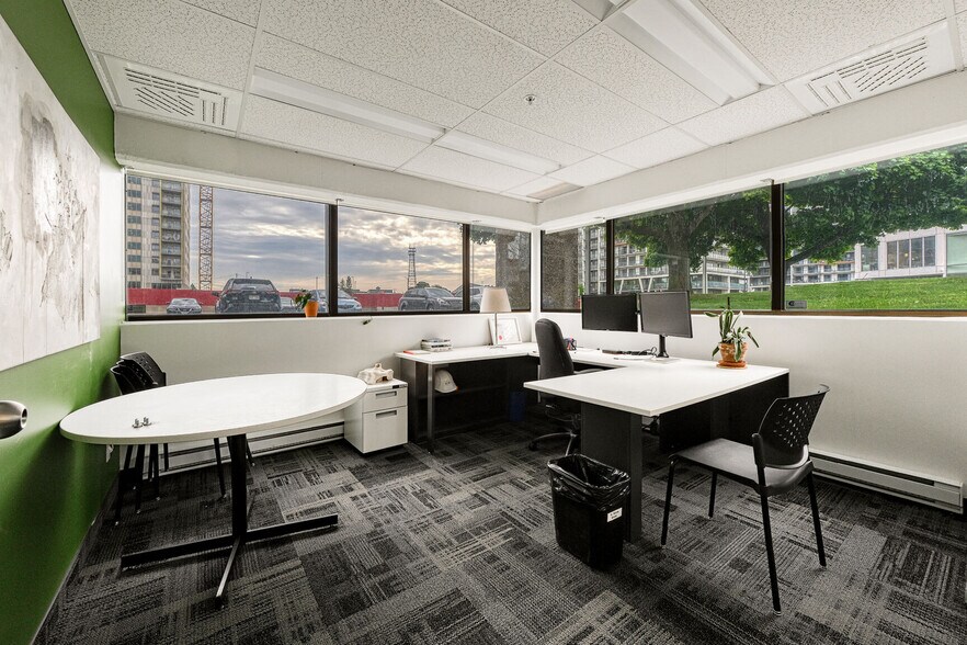 More Photos Of 1000 Rte De L'eglise, Québec Office For Lease