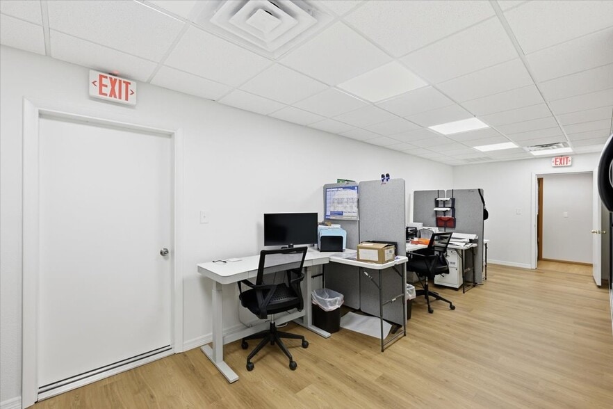 More Photos Of 711 60th St Ct E, Bradenton Light Distribution For Sale