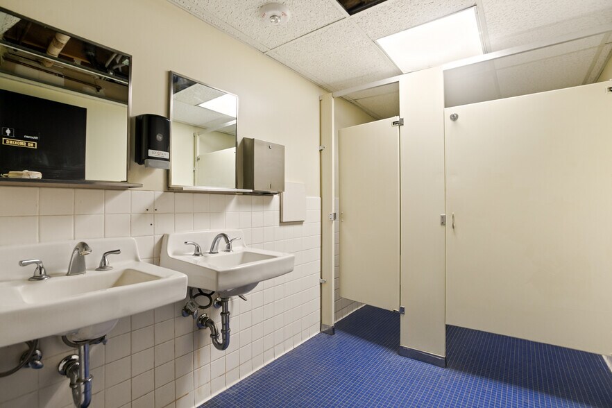 More Photos Of 1111 W Town and Country Rd, Orange Medical For Lease