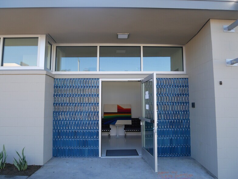 More Photos Of 1094 E Main St, Ventura Office For Lease