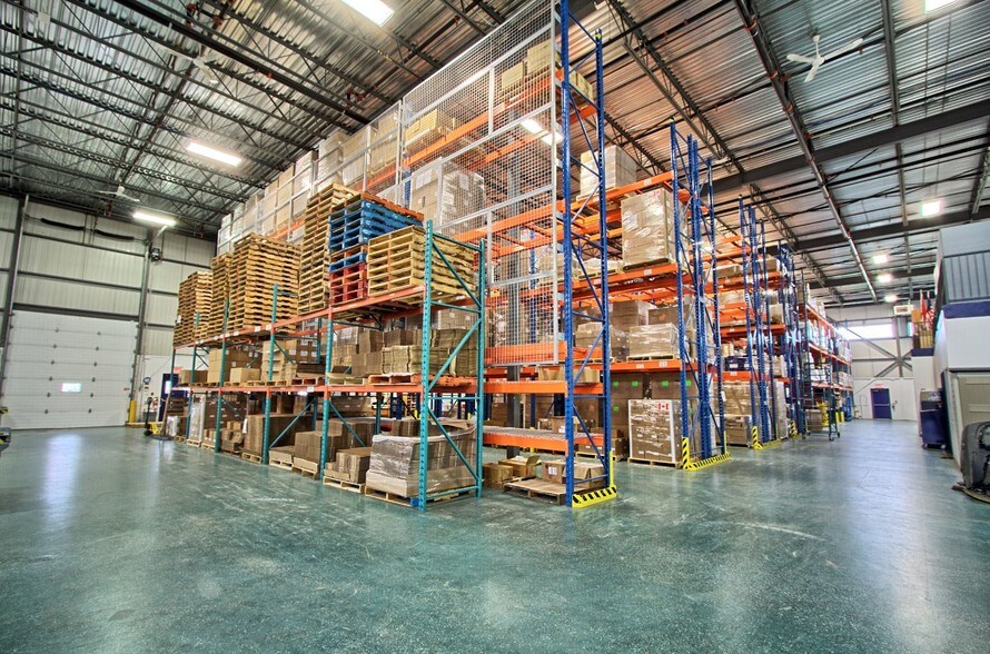 More Photos Of 300 Rue Joseph-Carrier, Vaudreuil-dorion Industrial For Sale