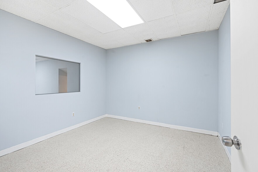 More Photos Of 4150 Kensington Ave, Philadelphia Warehouse For Lease