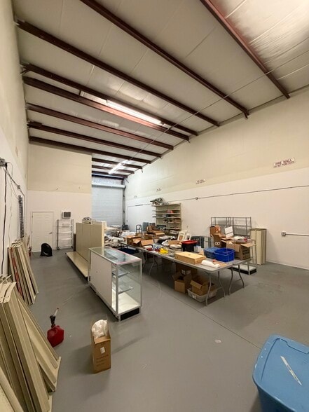 More Photos Of 877 NE 27th Ln, Cape Coral Distribution For Lease