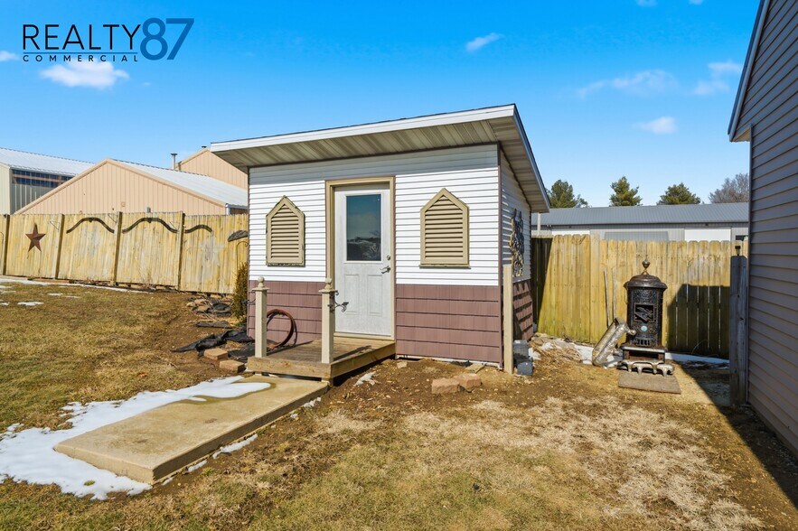 More Photos Of 4659 Highway 13, Central City Restaurant For Sale