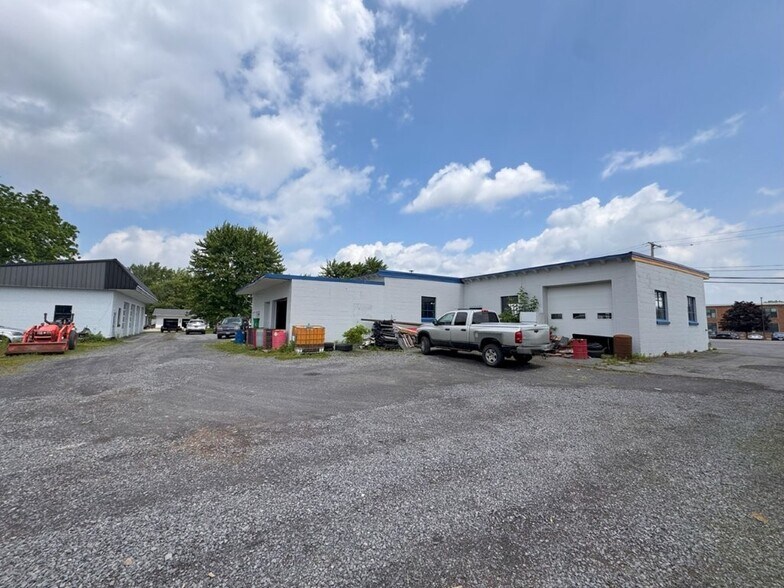 More Photos Of 66 Fayette St, Waterloo Town Auto Repair For Sale