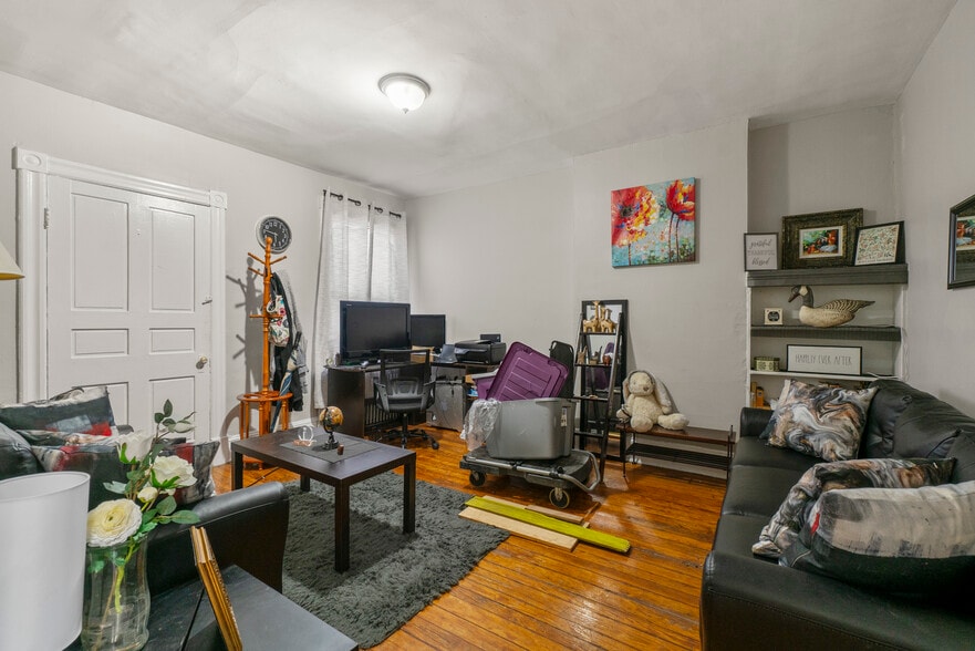 More Photos Of 28 E 25th St, Baltimore Storefront Retail Residential For Sale