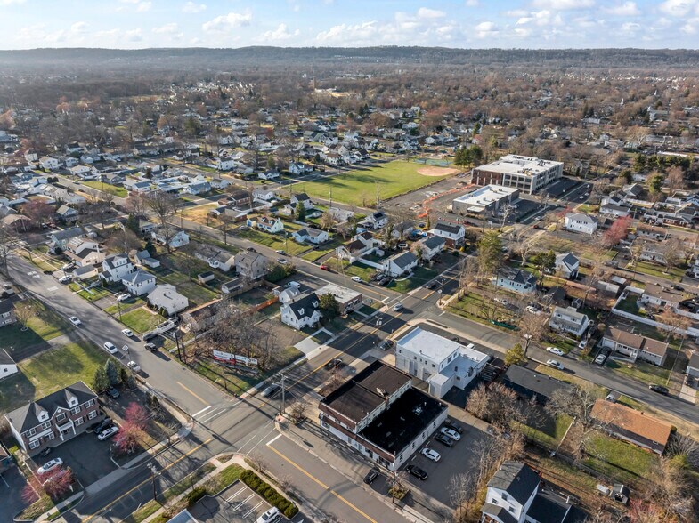 More Photos Of 136 Stelton Rd, Piscataway Freestanding For Sale