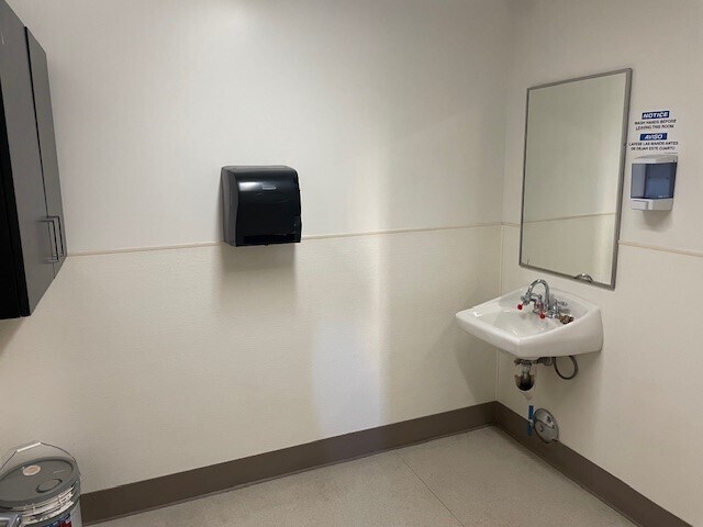 More Photos Of 1641 S Rose Ave, Oxnard Warehouse For Lease