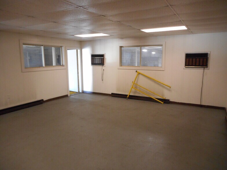 More Photos Of 5257 US ROUTE 22, Washington Court House Distribution For Sale