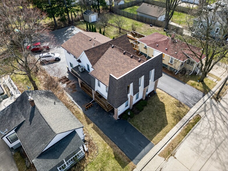 More Photos Of 175 2nd St, Belleville Office For Sale
