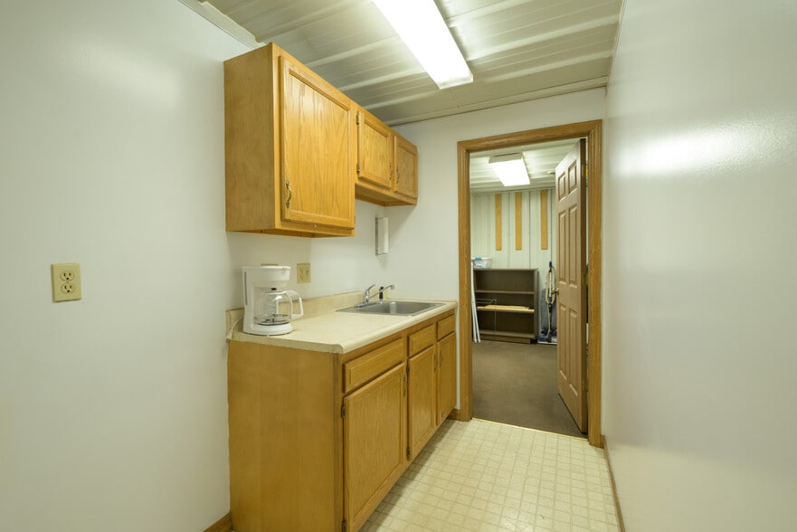 More Photos Of 31232 Red Hill Rd, Langsville Auto Repair For Sale