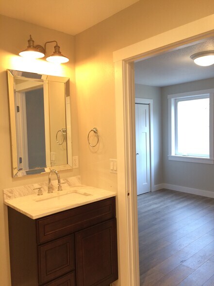 More Photos Of 1505 NW 10th Ave, Camas Multifamily For Sale