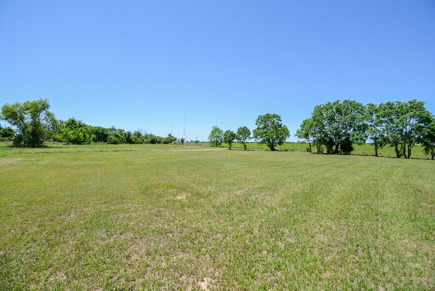 More Photos Of 193 Schmidt Rd, Sealy Freestanding For Sale