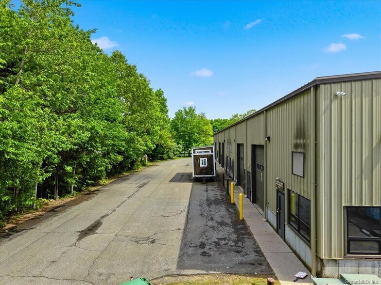 More Photos Of 17 Industrial Park, Centerbrook Service For Lease