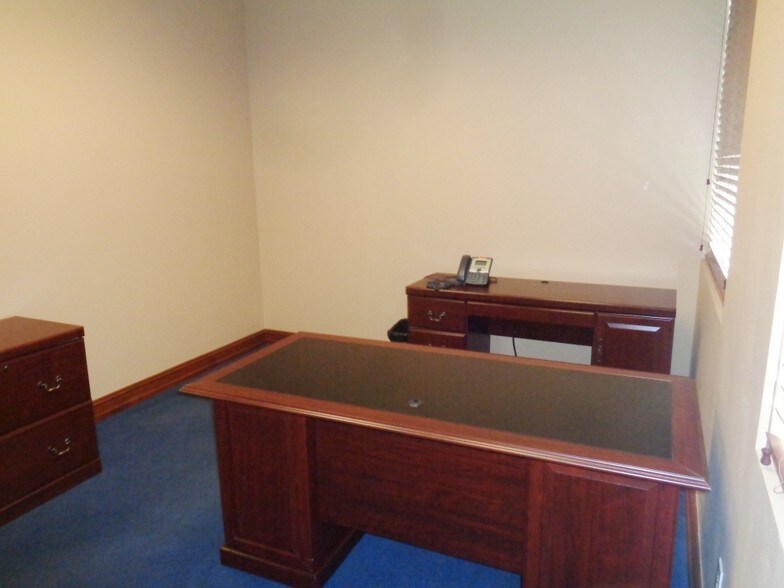 More Photos Of 1391 Sawgrass Corporate Pky, Sunrise Office For Sale