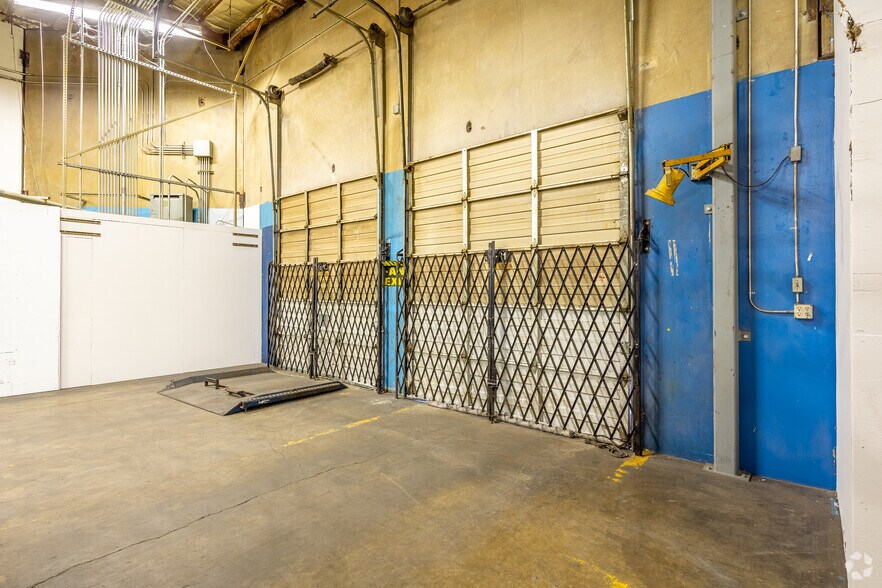 More Photos Of 6035 NE 92nd Dr, Portland Warehouse For Lease