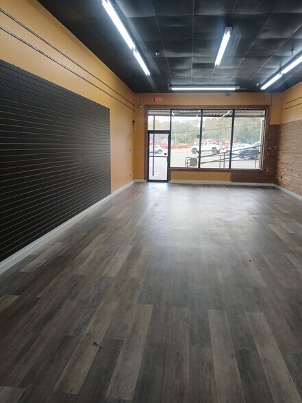 More Photos Of 595 E Main St, Philadelphia General Retail For Lease