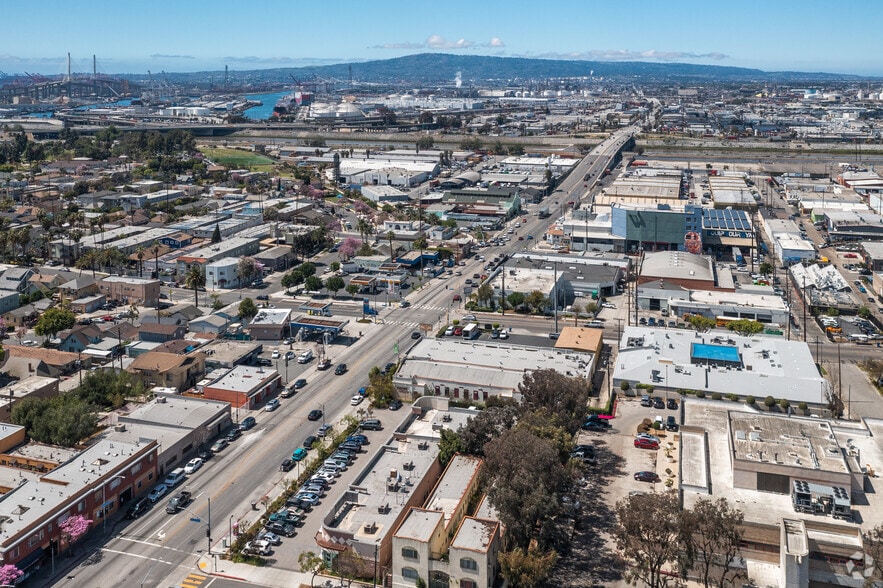 More Photos Of 439 W Anaheim St, Long Beach Freestanding For Sale