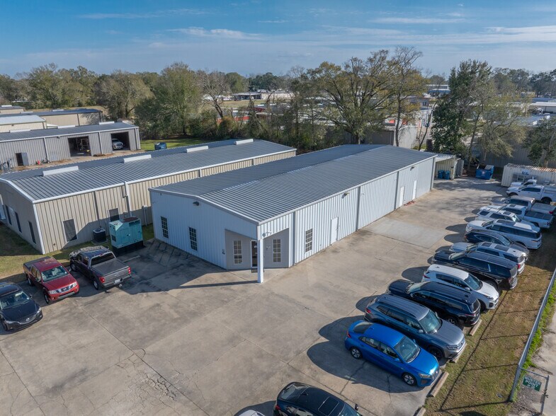 More Photos Of 106 Abigayles Row, Scott Warehouse For Sale