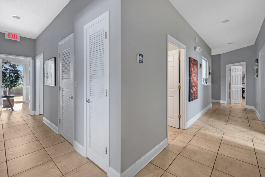 More Photos Of 1555 Kingsley Ave, Orange Park Office For Lease