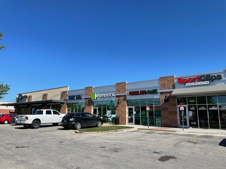 More Photos Of 15225-15257 W 135th St, Olathe General Retail For Sale