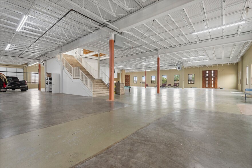 More Photos Of 1941 Spring Cypress Rd, Spring Warehouse For Sale