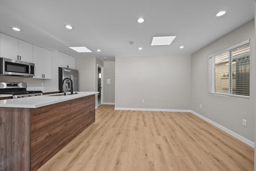 More Photos Of 1566 Reed Ave, San Diego Apartments For Sale