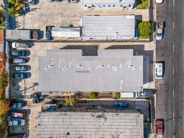 More Photos Of 2325 S Ridgeley Dr, Los Angeles Apartments For Sale