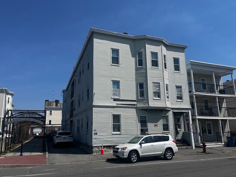 More Photos Of 219 Salem St, Lowell Apartments For Sale