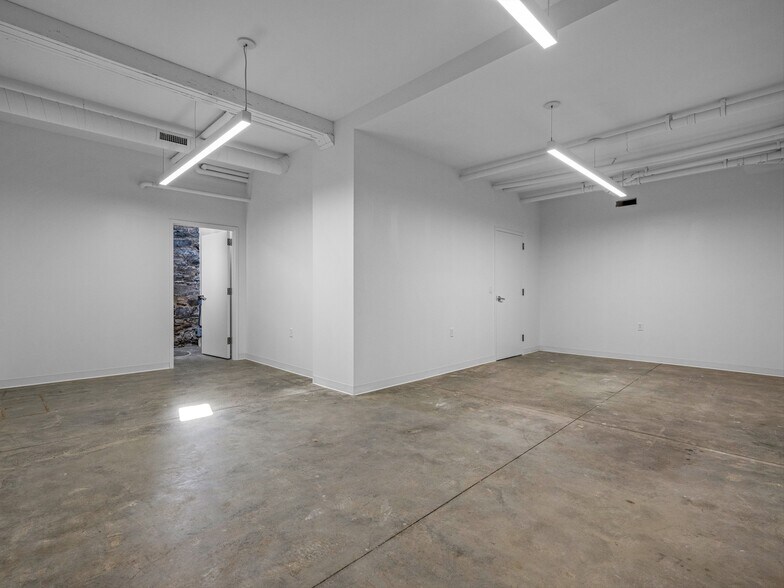 More Photos Of 170 Lyman St, Asheville Office For Lease