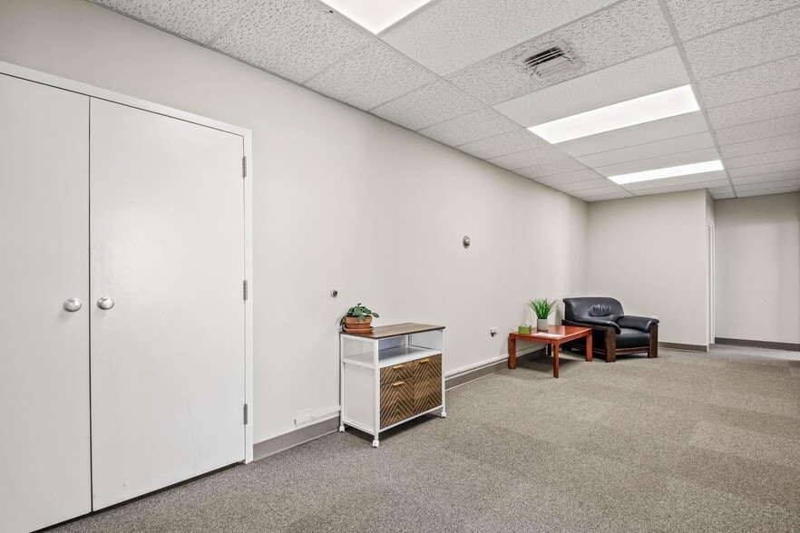 More Photos Of 10 W Northampton St, Wilkes-Barre Storefront For Sale