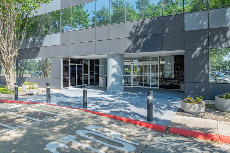 More Photos Of 1150 Gemini St, Houston Office For Lease