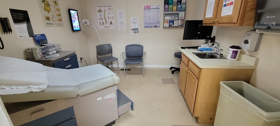 More Photos Of 413 W Main St, Wise Medical For Sale