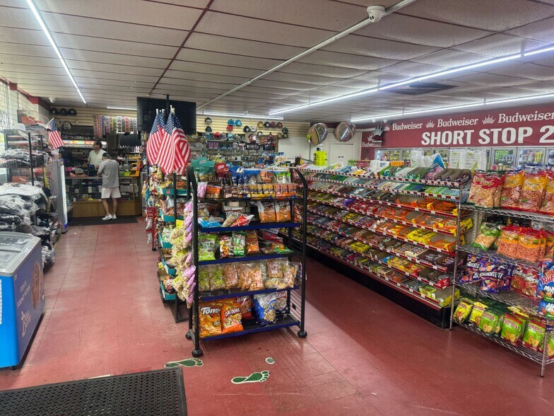 More Photos Of 700-702 McFarland Blvd, Northport Freestanding For Sale