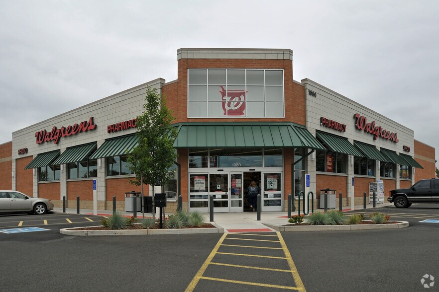 More Photos Of 1080 SW 1st Ave, Canby Drugstore For Sale