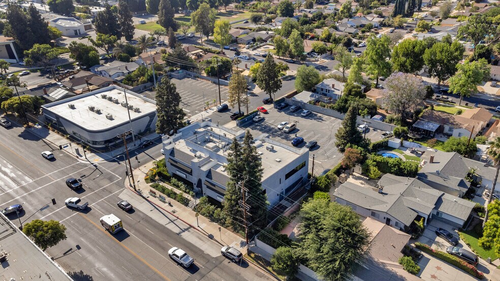 More Photos Of 18251 Roscoe Blvd, Northridge Medical For Lease